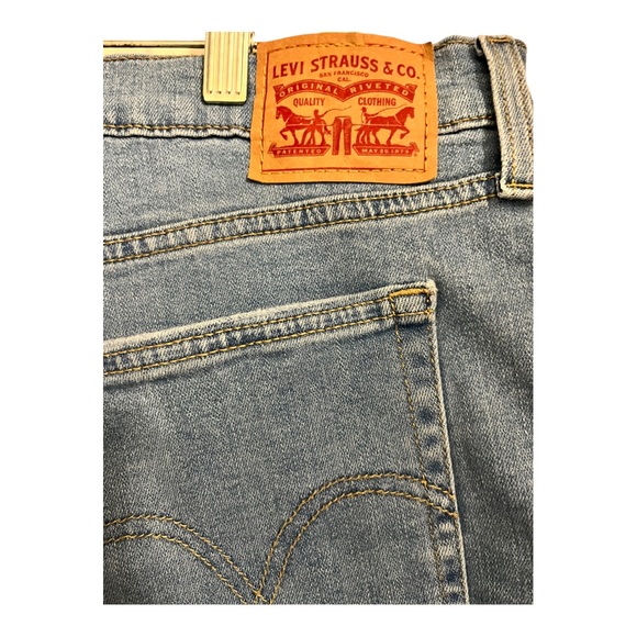 Levi High Rise Denim Shorts | 34 | NEW - Picture 9 of 11